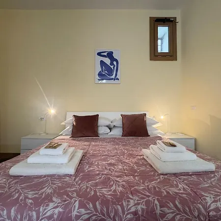 Le Due Torri In Rione Monti